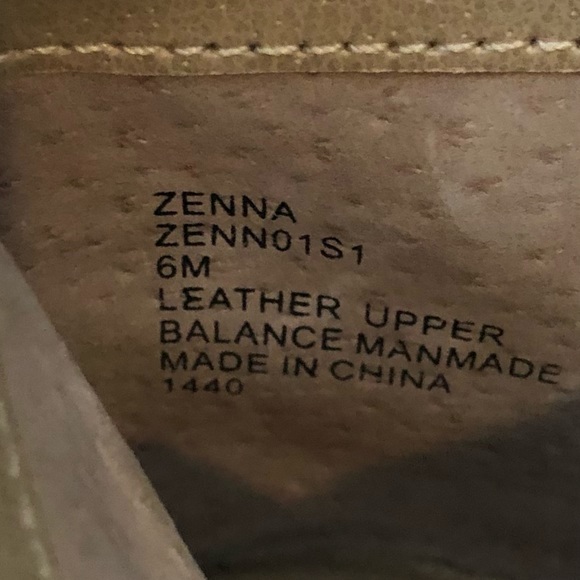 Steve Madden Zenna Tan Leather Ankle Boots w/Silver Studs - Picture 10 of 11